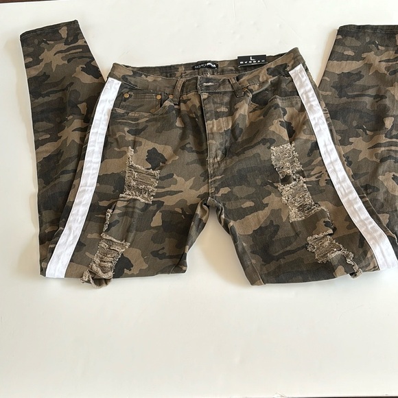 FASHIONOVA Active Duty Skinny Jeans Camouflage Distressed Size L - Picture 1 of 14